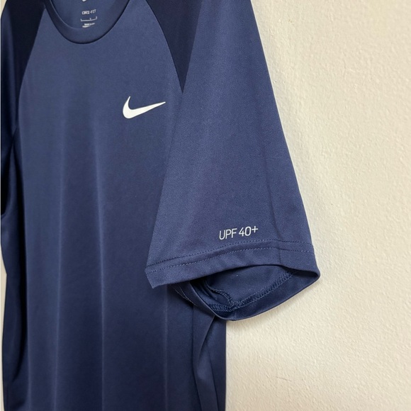 Nike Men's Navy Blue Short Sleeve Tee - Picture 3 of 4